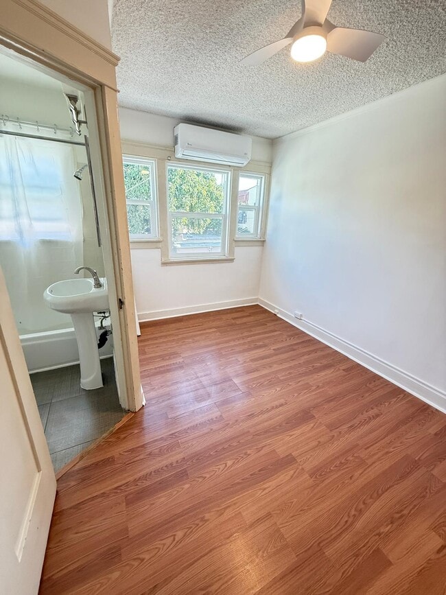 Photo - 1134 N Maryland Ave Unit 1132.5