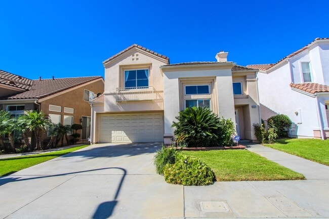 Photo - 655 Roscoe St