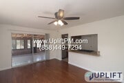 Photo - 7643 Woodbine Way