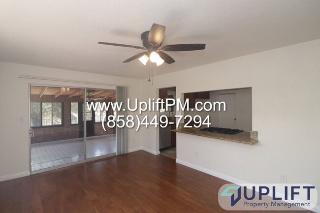 Photo - 7643 Woodbine Way