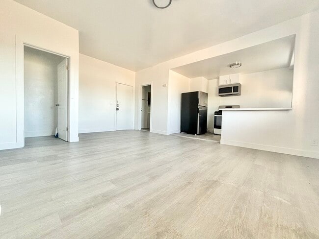 Photo - 5179 S Western Ave Apartment Unit 105