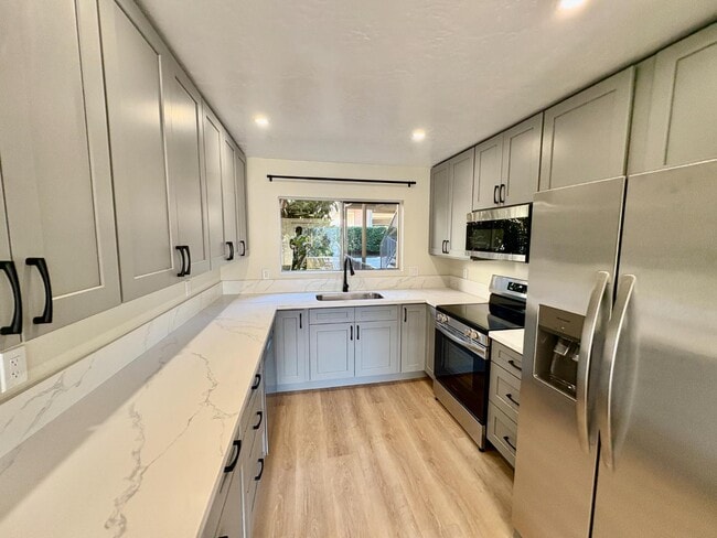 Photo - 6816 Hyde Park Dr