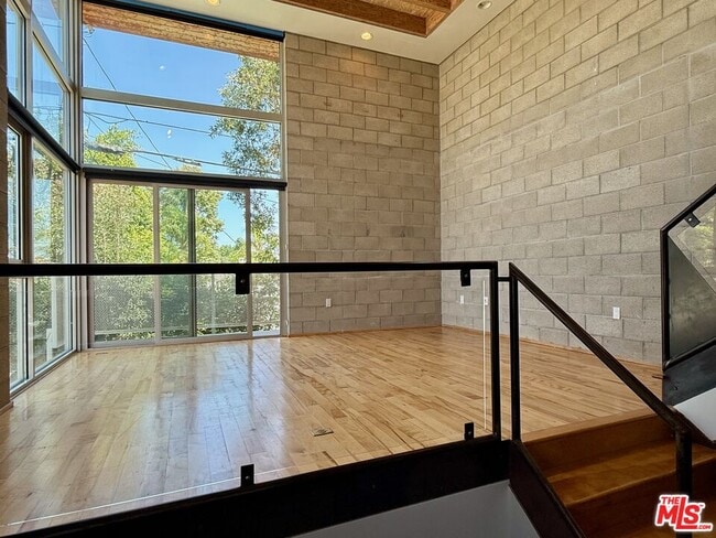 Photo - 530 N Larchmont Blvd Unit 3