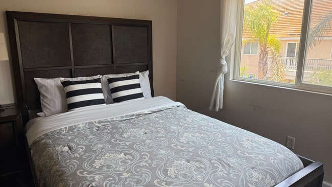 Photo - 13885 Camp Rock St