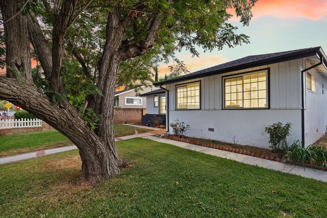 Photo - 6449 Woodlake Ave