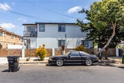 Photo - 1121 W 39th Pl Apartments Unit 1123