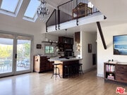 Photo - 814 E Edgeware Rd