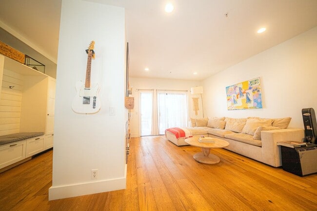 Photo - 4527 Carpinteria Ave