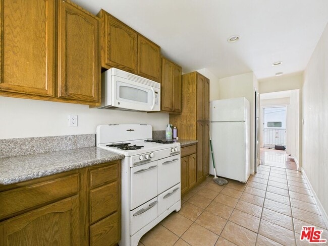 Photo - 1964 N Gower St