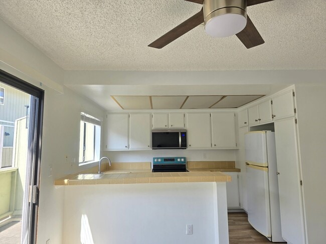 Photo - 714 N Irena Ave