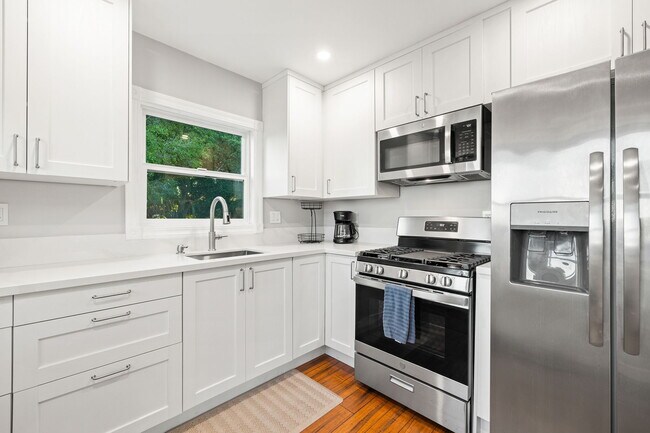 Photo - 1326 Dorcas St