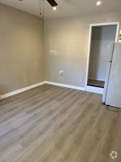 Building Photo - 2102 W Huntington Ave Rental