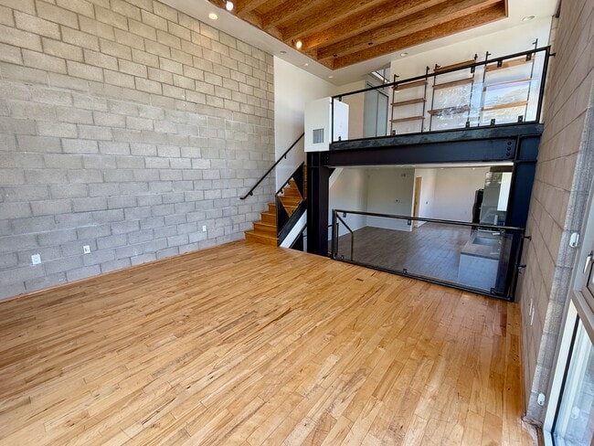 Living Area - 530 N Larchmont Blvd Condo Unit 3