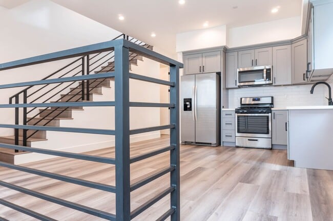 Photo - Beautiful Spacious Modern 3 Bedroom Townhome Available Now! Unit 525 Normandie Ave