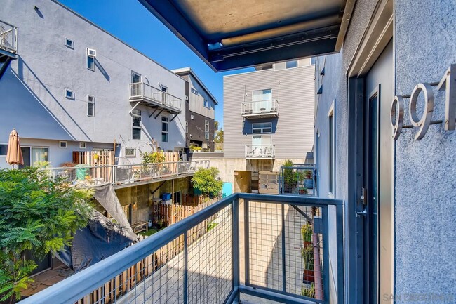 Photo - 991 Sigsbee St Unit 991