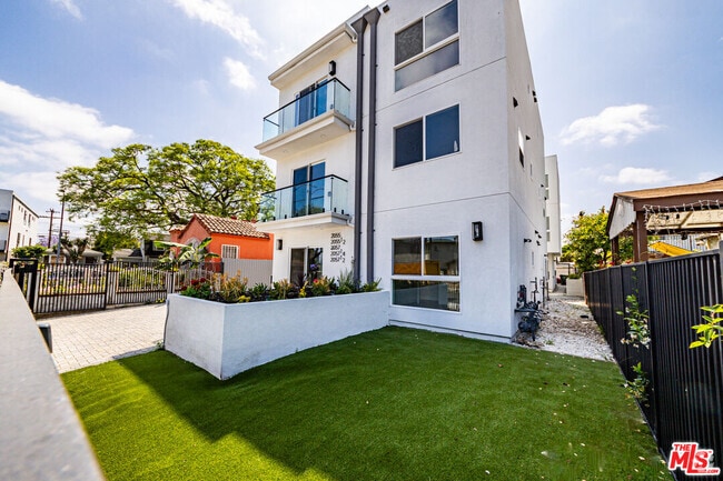 Building Photo - 2055 S Garth Ave Rental