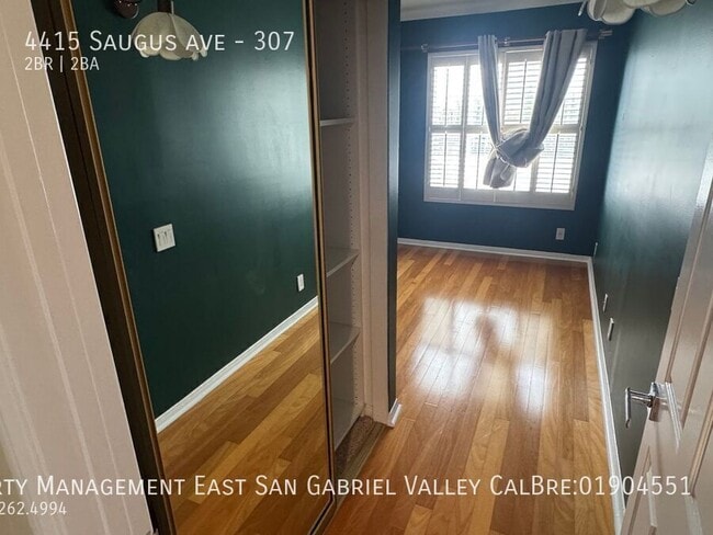 Photo - 4415 Saugus Ave