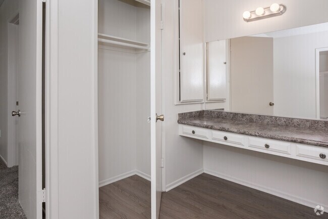 1BR, 1BA - 800 SF - Casa Del Prado