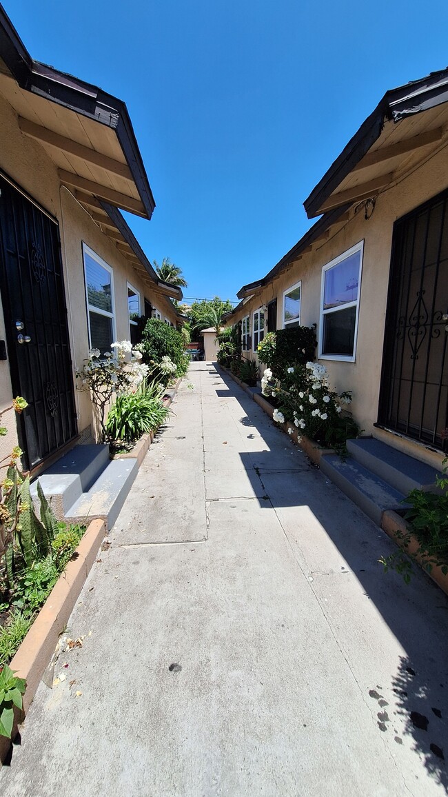 Photo - 4033 W El Segundo Blvd Unit D