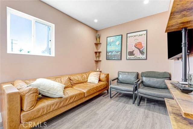 Photo - 14828 Saticoy St