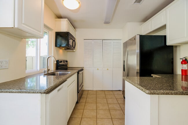 Photo - 4454 Anne Sladon St