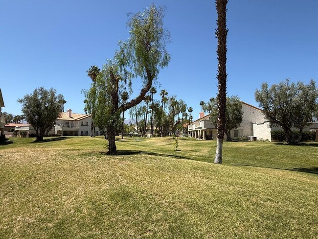 Photo - 688 Vista Lago Cir N