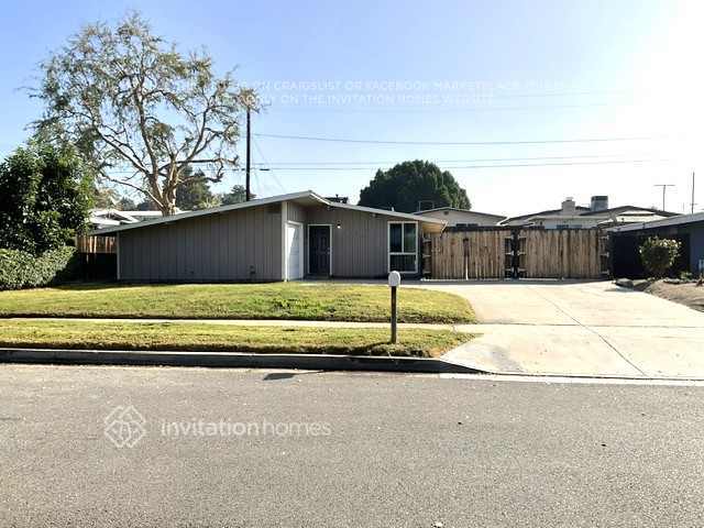 Building Photo - 927 Barbra Ln