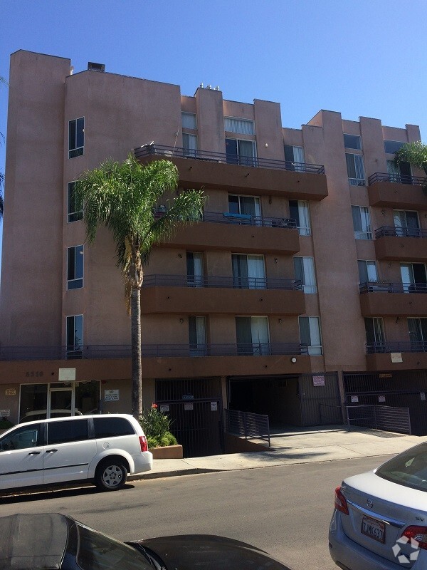 Building Photo - 6510 La Mirada Ave Unit 109 Rental