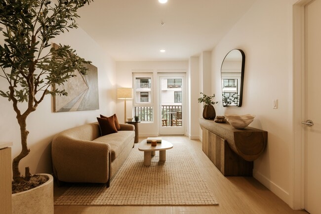 /santa-monica-ca/the-santa-monica-collection-501-broadway-6j1vwxr
