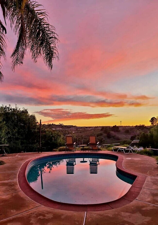 Photo - 315 Osborne St Unit Pool Side