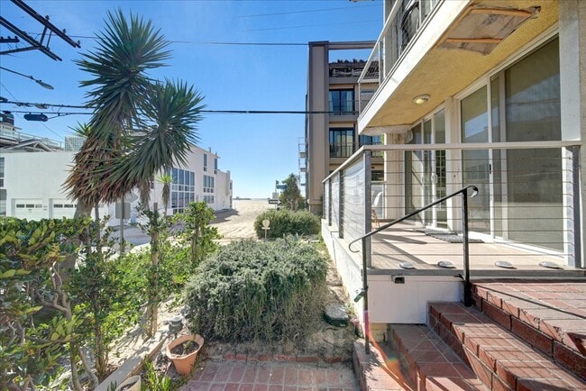 Photo - 15 Spinnaker St Unit 1