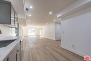 Photo - 5434 Romaine St