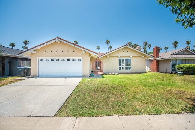 Photo - COSTA MESA: 3 Bedroom Single Story Home with a Pool