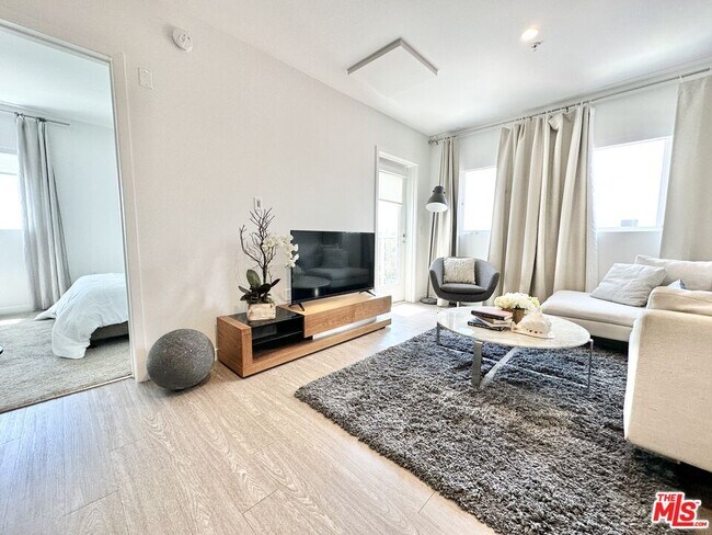 Photo - 11405 Chandler Blvd Unit 403