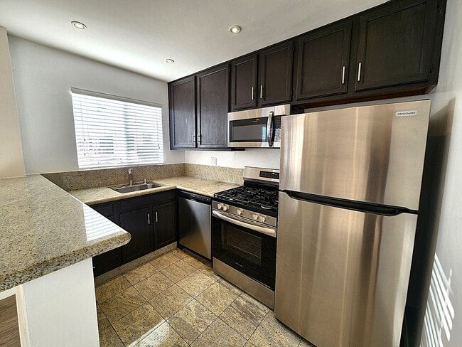 Photo - 10401 Wilshire - PENTHOUSES AVAILABLE