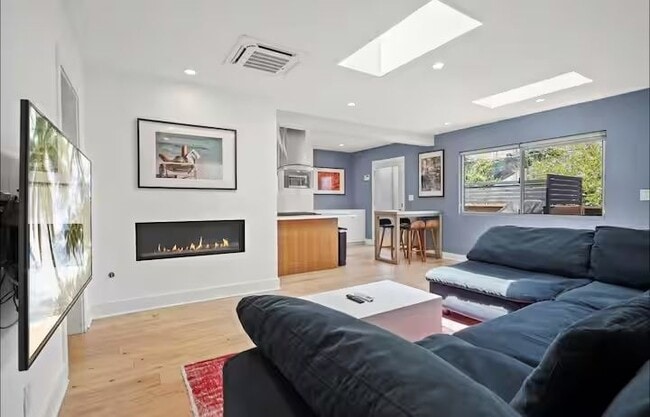 Photo - 124 Thornton Pl