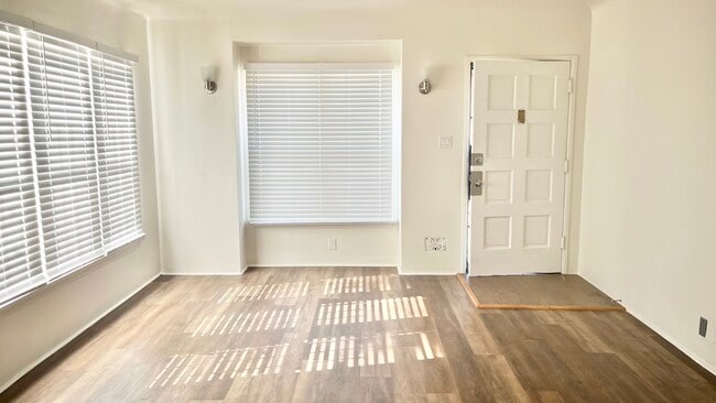Photo - 3520 W 39th St