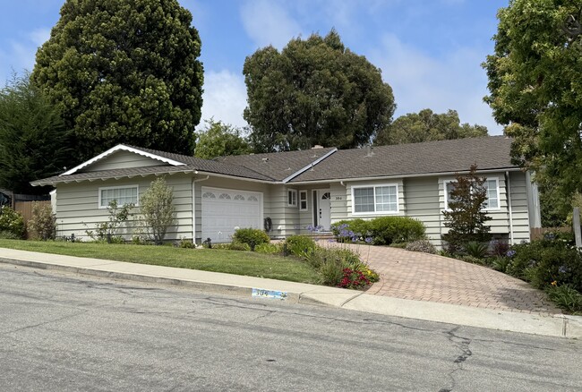 Manhattan Beach Rancher - 304 N Meadows Ave House