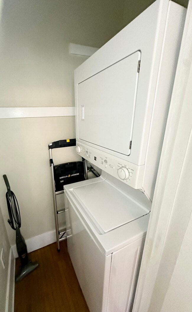 Photo - 325 Wisconsin Ave