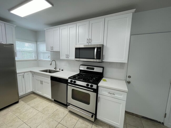 Photo - 4962 S Centinela Ave Unit 4962½