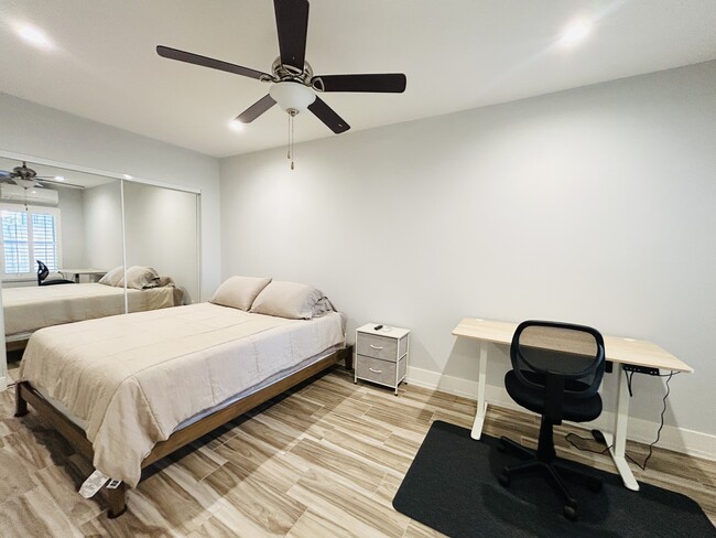 Photo - 8828 Haas Ave Unit 8828