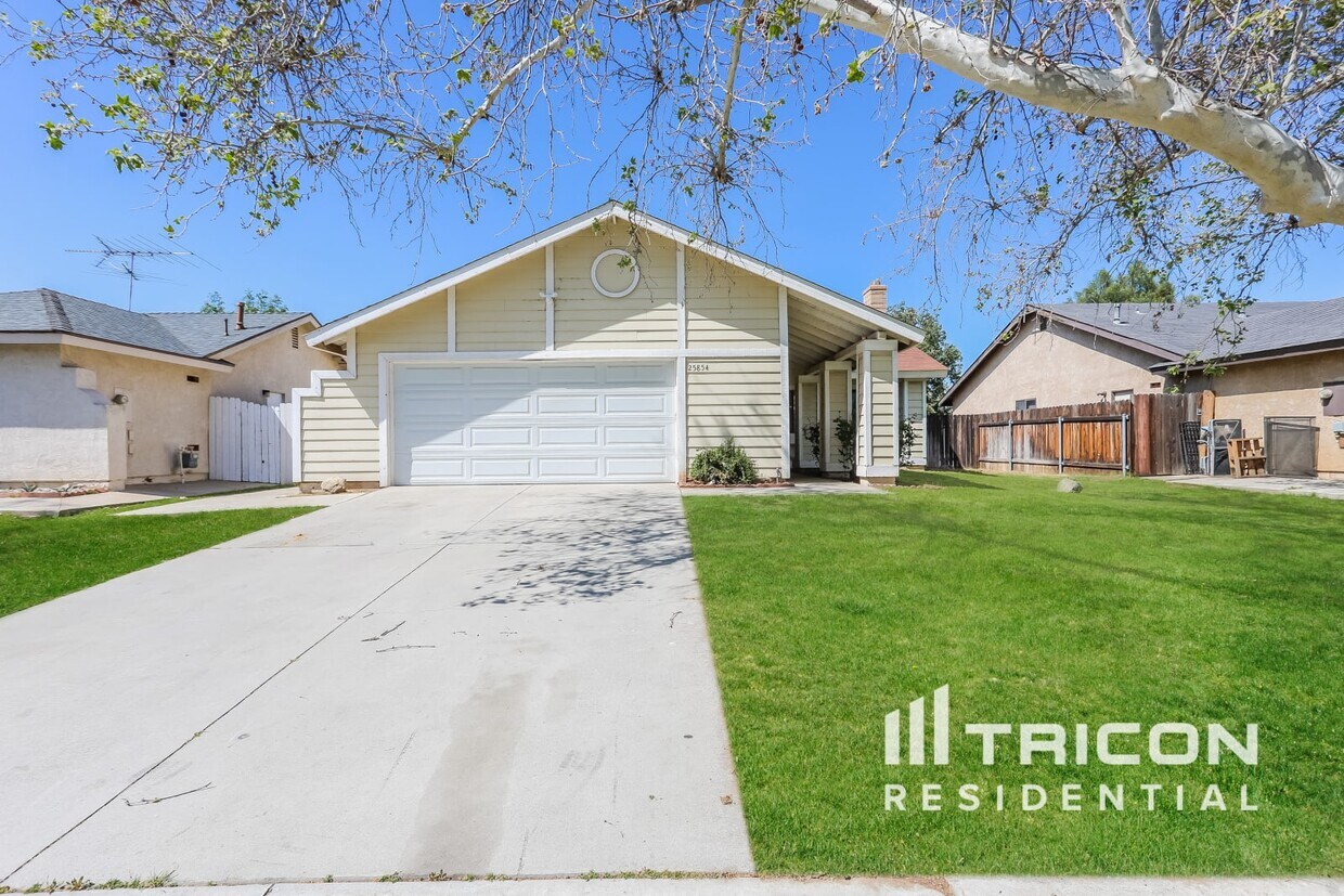 3D Tour - 25854 Harriet Ave