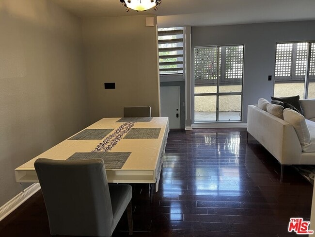 Photo - 5311 Coldwater Canyon Ave Unit C