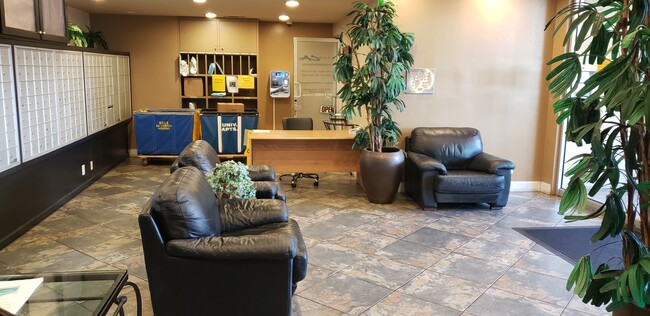Lobby - 10982 Roebling Ave Unit 361