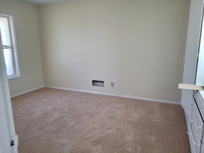 Photo - 648 W 13th St Unit B