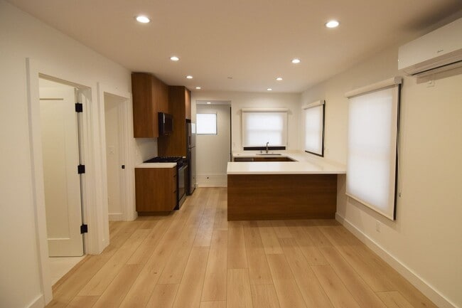 Building Photo - 317 Ocean Park Blvd Unit 317