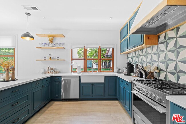 Photo - 455 N Crescent Heights Blvd