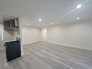 Photo - 14609 Saticoy St Townhome