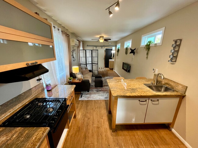 Photo - 13758 Aubrey St