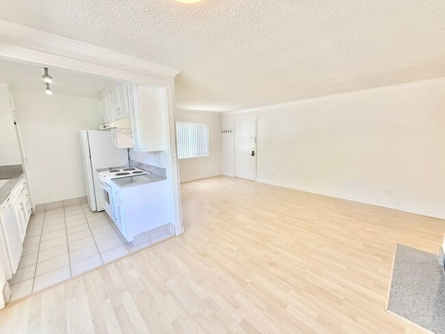 Photo - 1534 11th St Unit 1